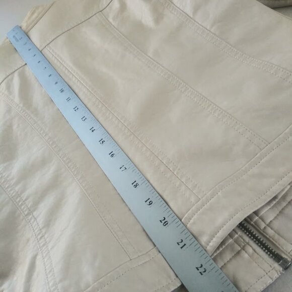 J2 women's size M faux leather cream color moto jacket - Picture 7 of 15